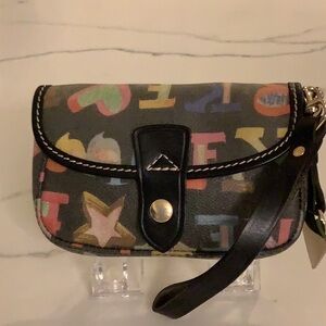 DOONEY & BOURKE wristlet